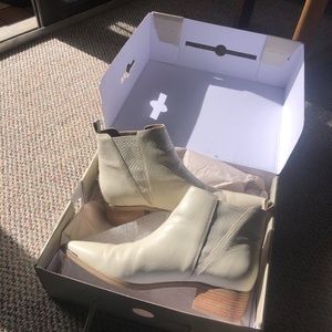 Yale Pointy Toe Chelsea Booties- Ivory